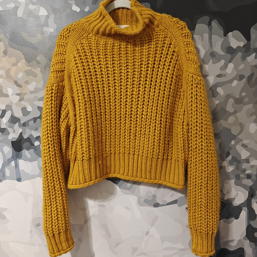 H & M Chunky Knit Sweater Size M Ochre Yellow